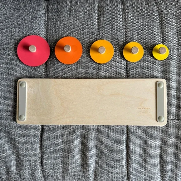 Lovevery Wooden Circle Puzzle for Kids - Picture 2 of 4